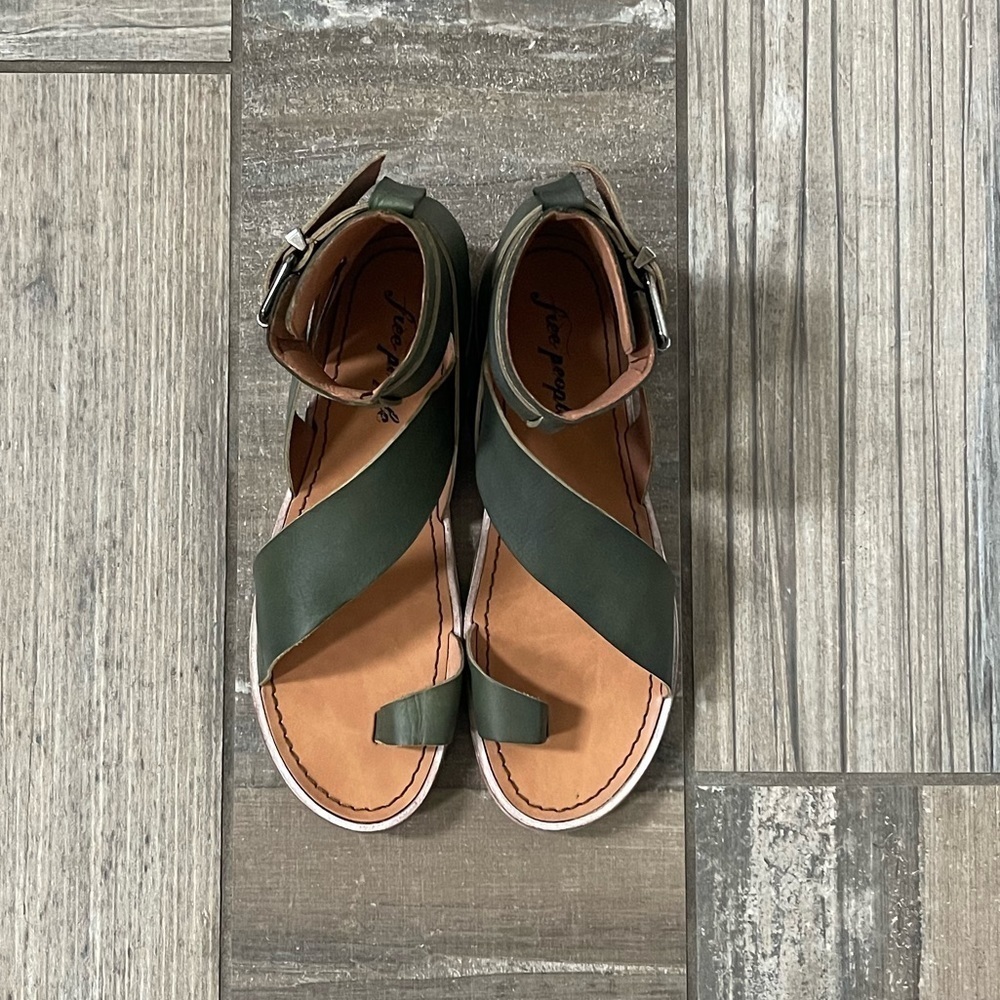 Free People Vale Boot Sandals in khaki - Picture 5 of 9